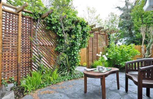 Roscoe Bed & Breakfast | Ash Grove House