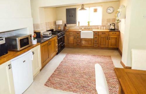 Alton House | Ash House