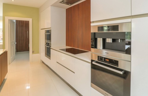 Holmbridge Cottage | ASH VILLA, pet friendly, luxury holiday cottage in Holmfirth