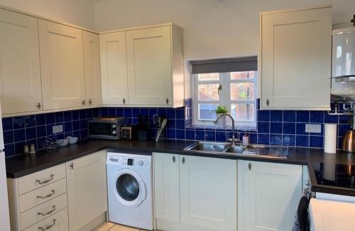 Didcot House | Ashbrook Lewis - two bedroom, two bathroom cottage nr Harwell Oxford