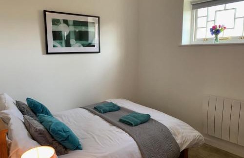 Didcot House | Ashbrook Lewis - two bedroom, two bathroom cottage nr Harwell Oxford