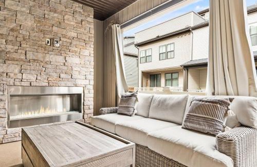 Ashburn House | Ashburn 4-BR Homestay Close to Dulles & METRO