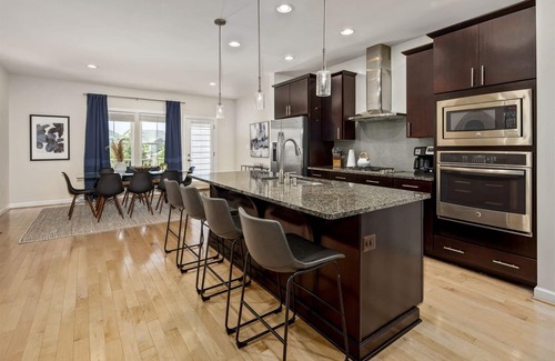 Ashburn House | Ashburn: Suburban, Work Friendly, & Near DC