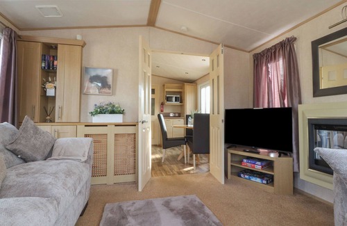 Wesham Cottage | ASHCROFT, country holiday cottage, with hot tub in Warton, Lancashire