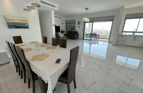 Ashdod Apartment | Ashdod Seaview Apartment- דירה אשדוד נוף לים