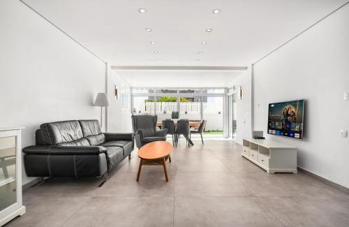 Ashdod Apartment | Ashdod Skyview modern 3bdr apartment by torohome