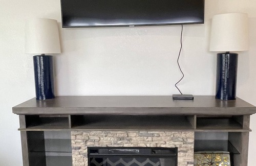 Stratford Condo | Ashe Westshore Bungalow centrally located near lake, sand dunes, golf courses!