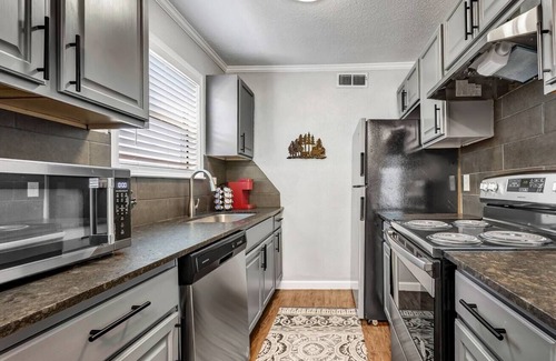 Royal Bryan Apartment | Asheville: 2 Bedroom/Walk to A&M/Comfy King Beds