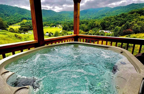 Canton House | Asheville~Dutch Cove~ Contemporary Log Cabin~LUXE