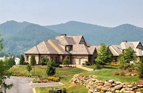 The Cliffs House | Asheville Luxury Mountain Retreat