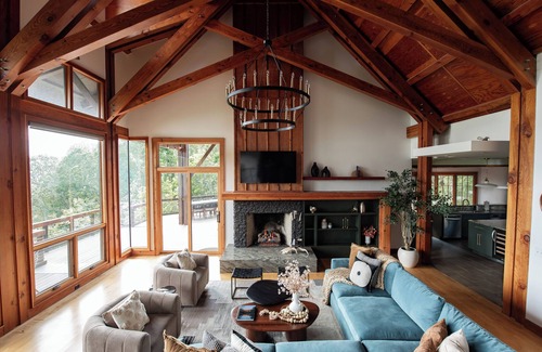 Asheville House | Asheville Luxury Retreat -Mountain Views, Golf Simulator, Sauna, Hot Tub, Gym