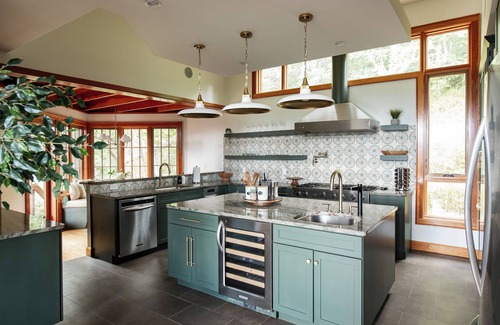Asheville House | Asheville Luxury Retreat -Mountain Views, Golf Simulator, Sauna, Hot Tub, Gym