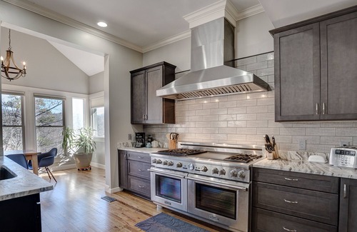 Asheville House | Asheville-Million Dollar Views, Hot Tub, Theatre Room, Billiards, Sleeps 16