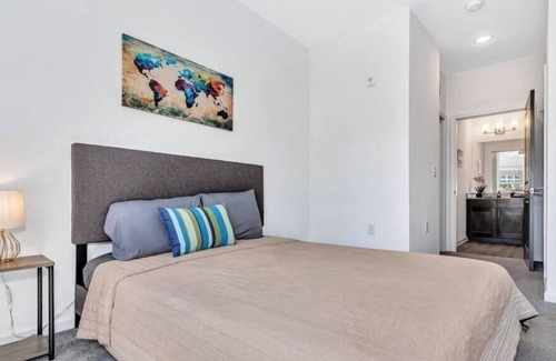 Avery Creek Apartment | Asheville - Modern 2-Bedroom Condo near Biltmore