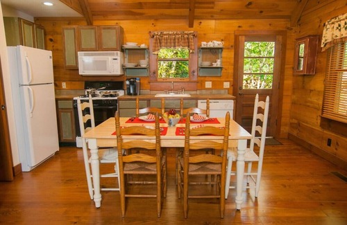 Weaverville House | Asheville's Ultimate Family Reunion Spot!