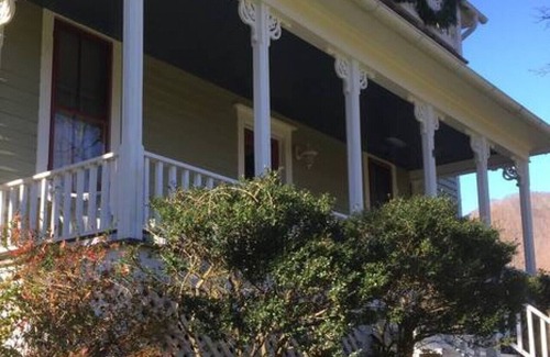 Weaverville House | Asheville's Ultimate Family Reunion Spot!
