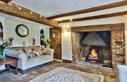 Stowmarket House | Ashfield Place Farm by Group Retreats