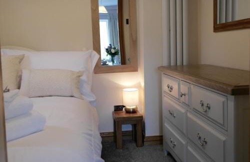 Fylingthorpe Apartment | Ashford House 2 bedroom Apartment 'outdoor bathing tub'