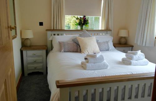 Fylingthorpe Apartment | Ashford House 2 bedroom Apartment 'outdoor bathing tub'