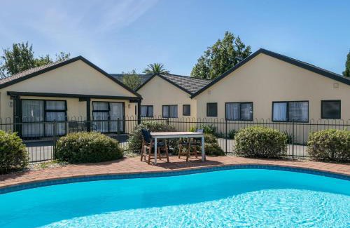 Blenheim Hotel | Ashleigh Court Motel