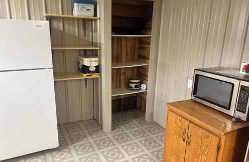 Ashley Apartment | Ashley, ND Hunting and Fishing Bunkhouse