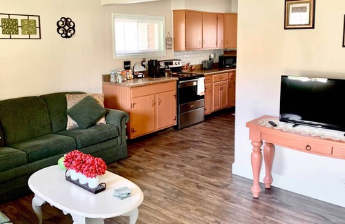 Ashtabula House | Ashtabula Home Near Walnut Beach + Eateries!