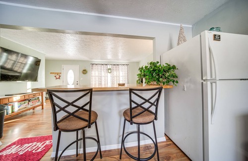 Ashtabula House | Ashtabula Home Rental - 2 Mi to Lake Erie, Beaches