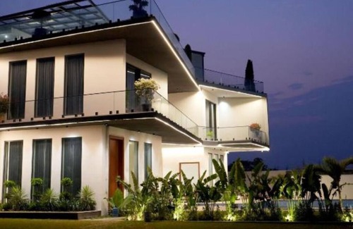 Hyderabad Villa | ASHVA RETREAT – Luxury Pool Villa with Lawn Near RGIA Airport, Hyderabad