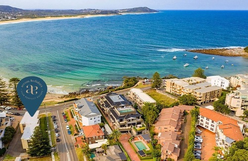 Terrigal Apartment | ASHWOOD | 100 meters to beach, shops, cafes | Accom Holidays