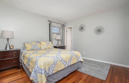 West Chester House | Ashwood Arbor 3 bedrooms 2 bath sleeps 8