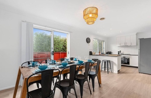 Ocean Grove House | Ashwood Beach House, Sleeps 6, Pet friendly, Aircon, WIFI