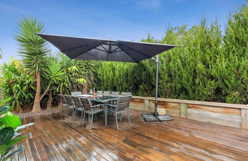 Ocean Grove House | Ashwood Beach House, Sleeps 6, Pet friendly, Aircon, WIFI