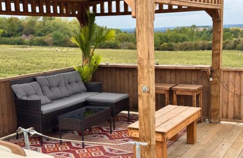 Stanton on the Wolds Boat Rental | Asila's Ark