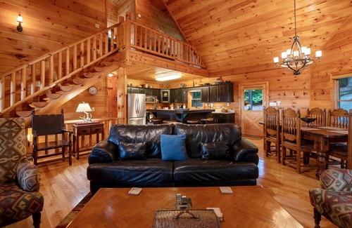 Ridges Over the Lake Cabin | Aska Bliss - Aska Adventure Area