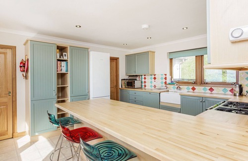 Sleat Cottage | ASKIVAL, family friendly, character holiday cottage in Elgol