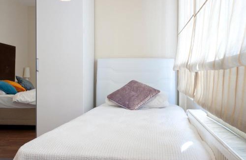Emin Sinan Apartment | Aslan Apartments