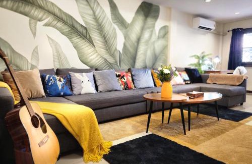 Bangkok Central Business District House | Asokes Hidden Gem Cozy Stay Next to the Park