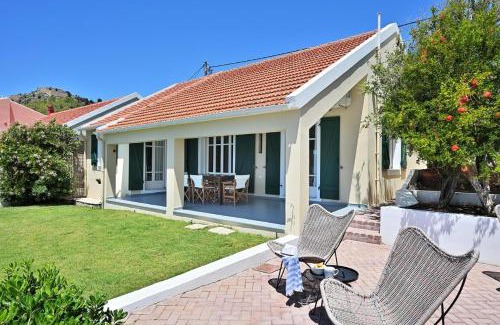 Frourion Villa | Asos Luxury Seafront Villas, Kefalonia, 100m beach & center, 4 stars services, Parking - near Myrtos - Fiskardo
