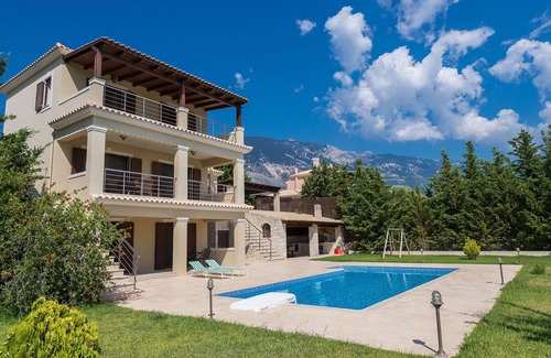Karavados Villa | Aspa's Verde Pallazo - Very Close To The Beach