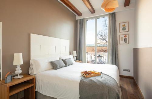Sant Antoni Apartment | Aspasios Market Balconies Apartments