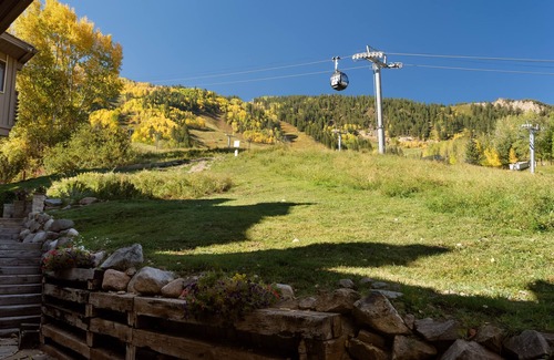 Aspen Condo | Aspen Alps Spacious 3 Bedroom Apartments - Full Kitchen, Free Wifi & Parking