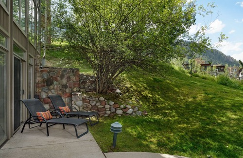 Aspen Condo | Aspen Alps Spacious 3 Bedroom Apartments - Full Kitchen, Free Wifi & Parking