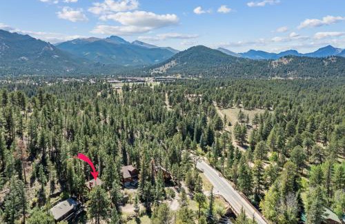Aspen Brook House | Aspen Brook Kyle Cabin By Estes Park Homes home