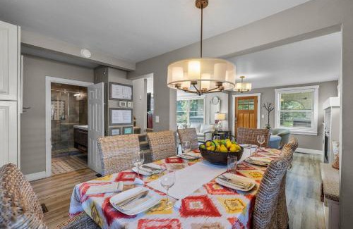 River West House | Aspen Bungalow - Meredith Lodging