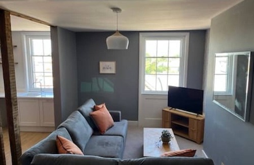 Huntingdon House | Aspen - free parking -Grade Ii listed- second
