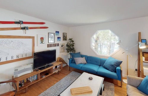 East Kootenay House | ASPEN GROVE/Fernie/Hot Tub/Walk Downtown