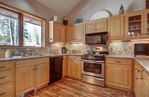Breckenridge House | Aspen Heights Lodge 4 Bedroom Home by RedAwning