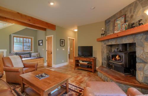 Fish Camp House | Aspen House in Fish Camp- 2 Miles from Yosemite's South Entrance