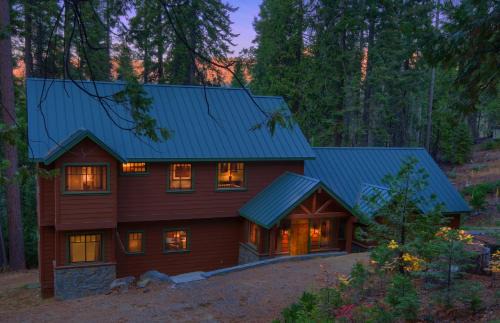 Fish Camp House | Aspen House in Fish Camp- 2 Miles from Yosemite's South Entrance