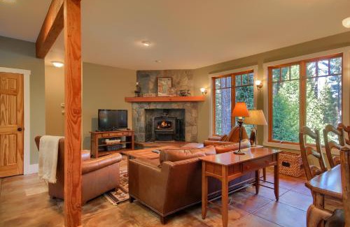 Fish Camp House | Aspen House in Fish Camp- 2 Miles from Yosemite's South Entrance